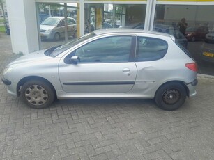 Peugeot 206 1.4-16V Gentry. Schade! Koude ac! Koopje!