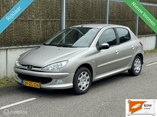 Peugeot 206 1.4 Forever NAP/NWE KOPPAKKING/NWE DB RIEM