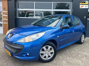 Peugeot 206 + 1.4 XSAircoCruise ControlParrot telefoon