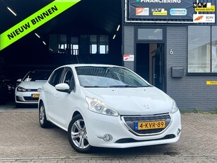 Peugeot 208 1.2 VTi AllureNaviAircoPDCNAPAPKCruise