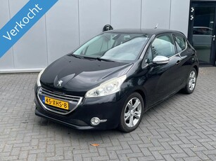 Peugeot 208 1.4 VTi Allure leren interieur en veel extra