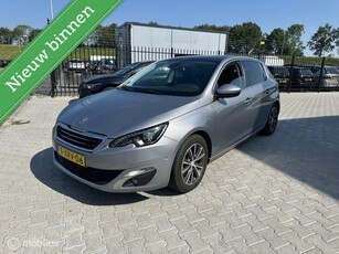 Peugeot 308 1.2 PureTech Blue Lease pano led