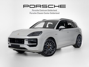 Porsche Cayenne E-Hybrid (bj 2024, automaat)