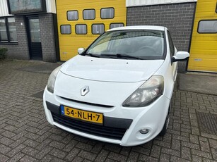 Renault Clio 1.2 Authentique FaceliftNAPBoekjes