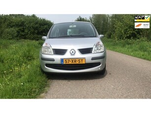 Renault Modus 1.4-16V Air