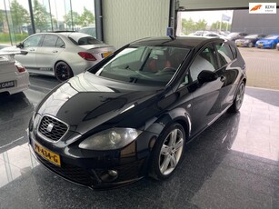 Seat Leon 2.0 TDI FR 2011 170PK Zwart