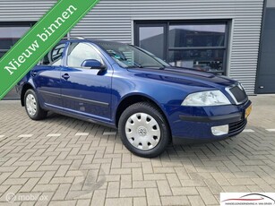 Skoda Octavia Combi 1.6 Elegance SCHUIFKANTELDAK CLIMA