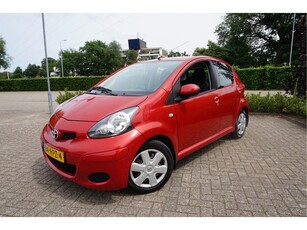 Toyota Aygo 1.0-12V AUTOMAAT Comfort Navigator (bj 2011)