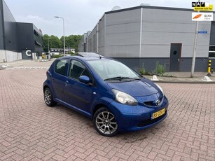 Toyota Aygo 1.0-12V + NEW APK AUTOMAAT DAK 5 Dr 51000 NAP