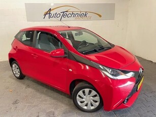 Toyota Aygo 1.0 VVT-i X-play *Airco*Camera*Scherm*65DKM*