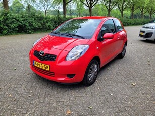 Toyota Yaris 1.0 VVTi Sol, Airco, trekhaak, elektrische