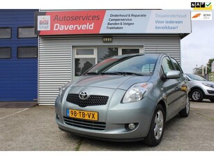 Toyota Yaris 1.3 VVTi Luna, 5 deurs, airco, trekhaak