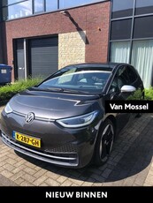 Volkswagen ID.3 First Max 58 kWh 204 PK | Apple Carplay | Panoramadak | Dodehoeksensoren | Ergo Active Stoelen | IQ.Lights | Achteruitrij Camera | Adaptive Cruise Control | Parkeersensoren |