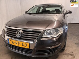 Volkswagen Passat 2.0 FSI Comfortline - Uitlaat lekt -