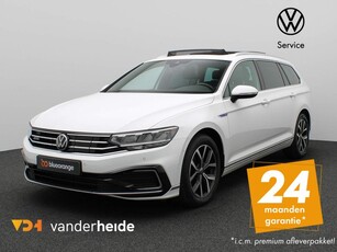 Volkswagen Passat Variant 1.4 TSI PHEV GTE 218PK DSG Panoramadak, trekhaak, achteruitrijcamera, alcantara bekleding, winterpakket Pus, park assist, 17'' lichtmetaal