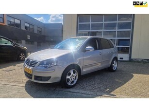 Volkswagen Polo 1.4-16V Comfortline 157284 Km 5 Deurs