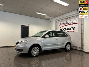 Volkswagen Polo 1.6-16V Comfortline * Automaat / Airco /