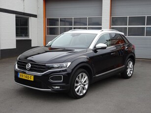 Volkswagen T-Roc 1.0 TSI Style Automatische airco, licht metalen velgen 17, navigatie, digitaal dashboard, cruise controle, parkeersensoren voor en achter, enz.