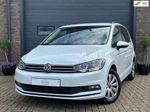 Volkswagen Touran 1.5 TSI Comfortline Business 7p Apple