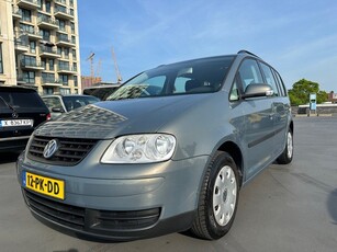 Volkswagen Touran 1.6 Bluetooth Airco Cruise Navi Trekhaak