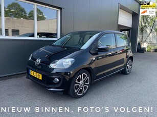 Volkswagen Up! 1.0 high up! / Navigatie / Stoelverwarming!