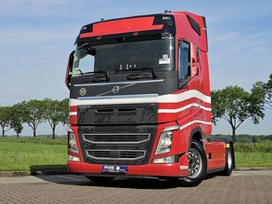 VOLVO FH 460 skirts veb+ 556tkm