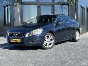 Volvo S60 1.6 T3 Momentum Navi Clima Cruise PDC