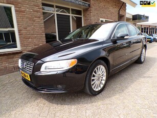 Volvo S80 2.4 D5 Kinetic Automaat / Leder / Navi/ 1e