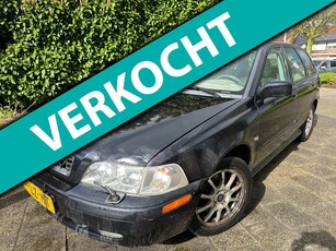 Volvo V40 MET CRUISE CONT, AIRCO & APK TOT 27-10-2024!