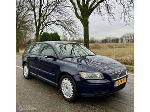 Volvo V50 2.4 - AUTOMAAT- TREKHAAK - NEW APK 03/2025 - NAP