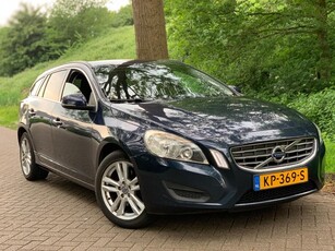 Volvo V60 1.6 D2 R-Design CLIMA NAVI EURO5 2012 LUXE !