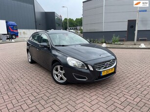 Volvo V60 2.0 T5 Summum AUTOMAAT DAK Camera LEER