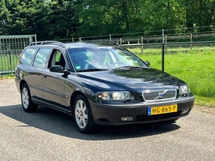 Volvo V70 2.5 T Geartronic Comfort Line /Xenon/Airco/