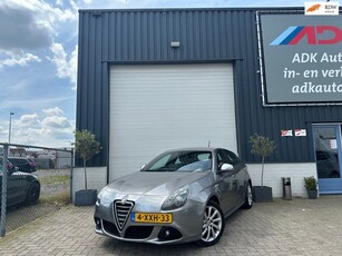 Alfa Romeo Giulietta 1.4 T Distinctive LEDER/CLIMA/PDC/ELEK