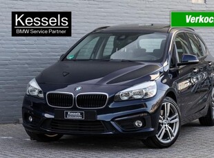 BMW 2-serie Active Tourer 218i / Trekhaak Panoramadak Head-Up HiFi