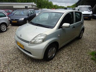 Daihatsu Sirion 2 1.0-12V Trend stuurbekr 4x electr ramen