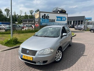 Fiat Croma 2.2-16V Business Connect Nette auto met nieuwe