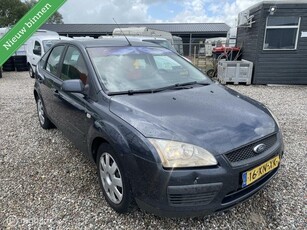 Ford Focus 1.4-16V Trend inruilkoopje!