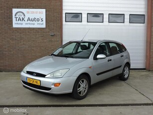 Ford Focus 1.6-16V Trend/Airco/boekjes en NAP