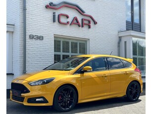 Ford Focus 2.0 ST 250PK Xenon-Performance-Carplay-Sony