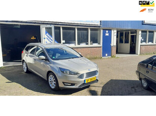 Ford Focus Wagon 1.0 Titanium Leer Trekhaak full option dealeronderhouden