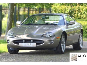 Jaguar XK8 4.0 coupe 04-1997 123.982 km Inruil welkom.