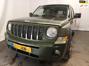 Jeep Patriot 2.4 Limited Liberty - Airco - Leer - Schade