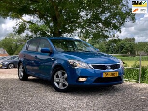 Kia Cee'd 1.6 CVVT X-ecutive Clima + Cruise nu €3.975,-!!