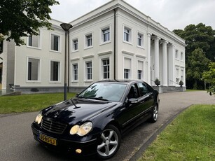 Mercedes-Benz C-Klasse 180 AUT gereserveerd, EXTREEM MOOI