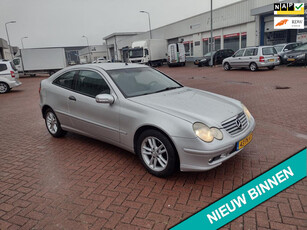 Mercedes-Benz C-klasse Sportcoupé 200 K. BEL 0619590613 APK NIEUWEN AUTO MAAT