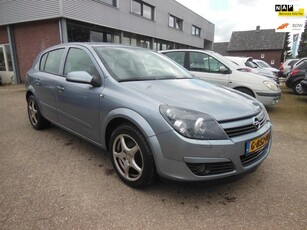 Opel Astra 1.6 i AUTOMAAT 2005 € 2350.- 1JR. APK