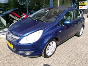 Opel Corsa 1.4-16V Cosmo 5 deurs airco