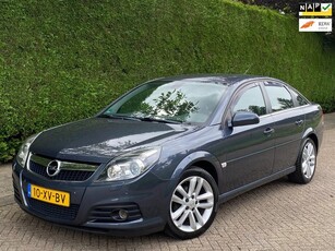 Opel Vectra GTS 2.2-16V RIJDT SUPER/LEER/XENON/NAVI/PDC V+A!