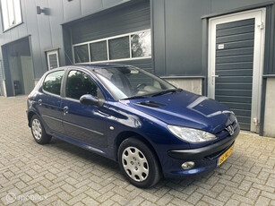 Peugeot 206 1.4-16V Gentry